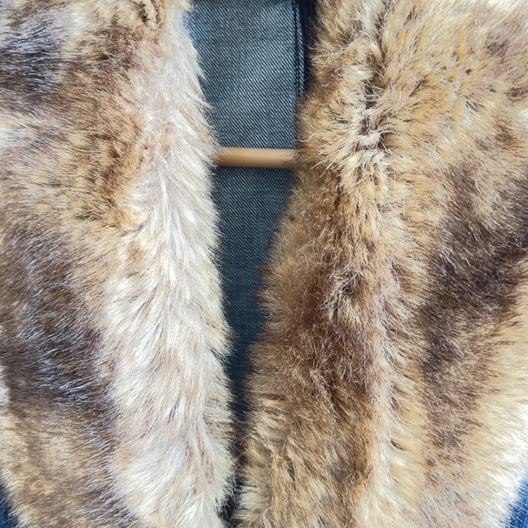 Women’s TRF 100% Jean Jacket with Faux Fur Trim Small EUC - Picture 3 of 5